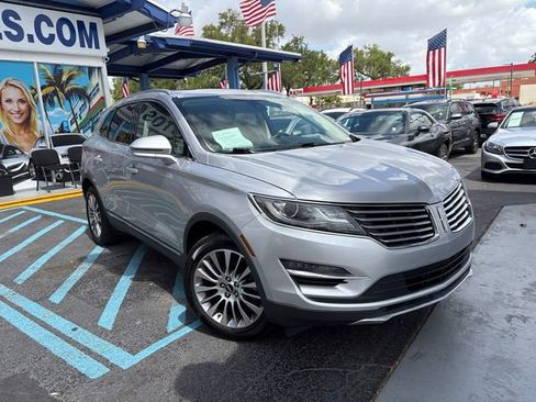 Used 2018 Lincoln MKC Reserve w/ Lincoln MKC Climate Package FWD image 2