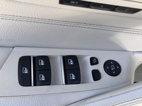 Used 2022 BMW M550i xDrive AWD/4WD image 24