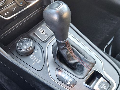 Used 2021 Jeep Cherokee Trailhawk w/ Sun, Sound & Nav Group image 13