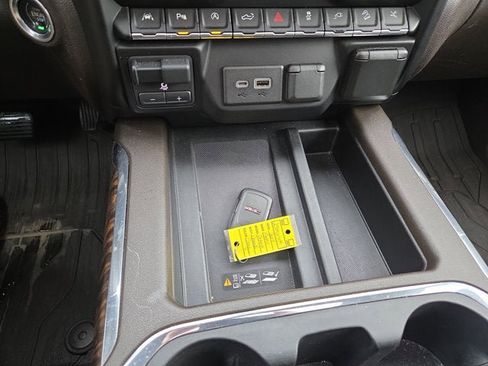 Used 2019 GMC Sierra 1500 Denali w/ Denali Ultimate Package image 18