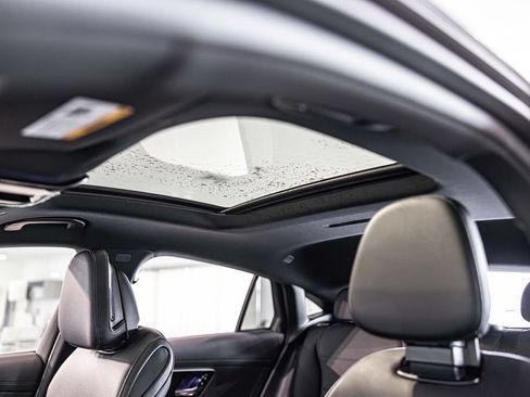 Used 2026 Mercedes-Benz GLC 300 4MATIC image 19