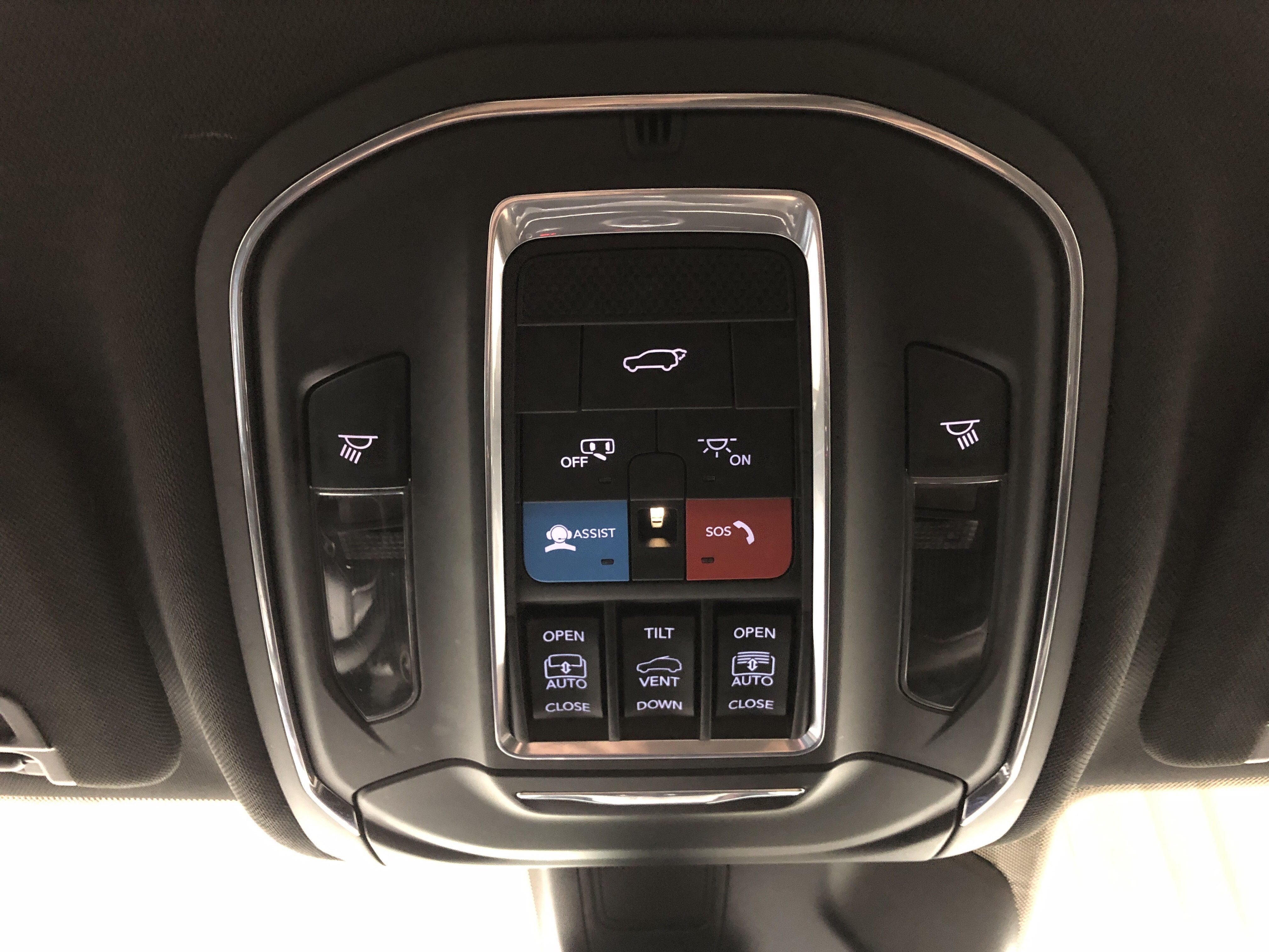 Certified 2024 Jeep Grand Cherokee Limited w/ Luxury Tech Group II AWD/4WD image 21