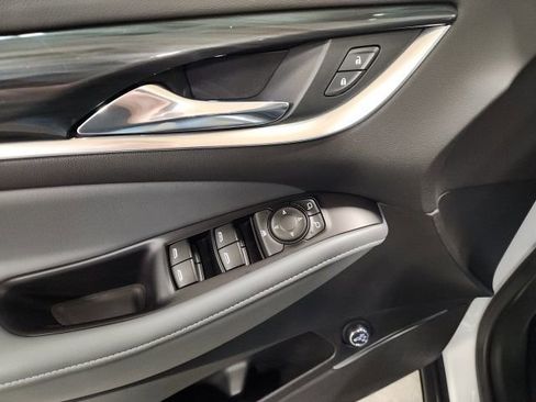 Used 2018 Buick Enclave Essence image 20