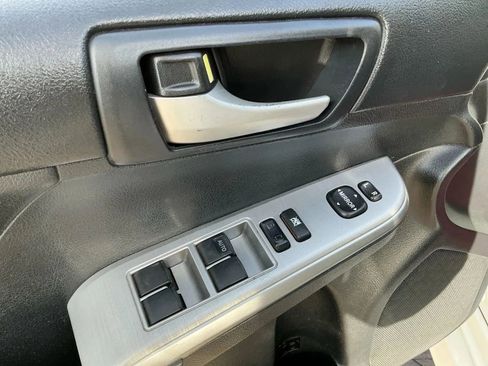 Used 2012 Toyota Camry SE image 11