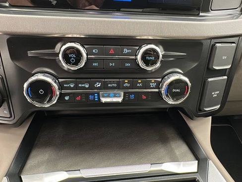 New 2026 Ford F250 Platinum w/ Platinum Plus Package AWD/4WD image 18