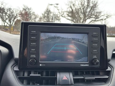 Used 2021 Toyota RAV4 LE image 31