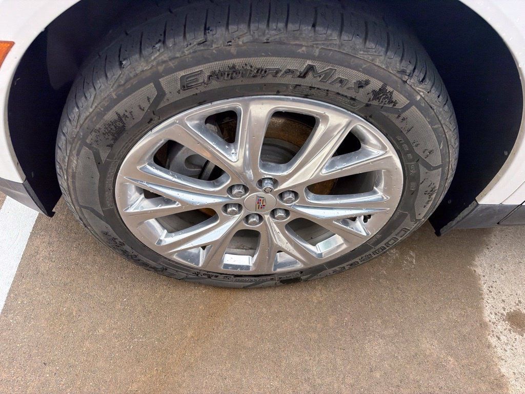 Used 2018 Cadillac XT5 Luxury w/ Driver Awareness Package FWD image 7