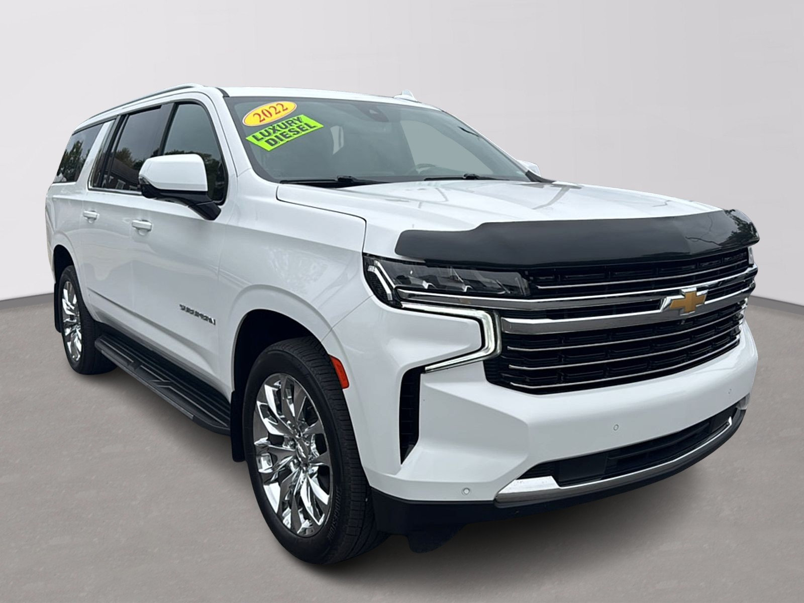 Used 2022 Chevrolet Suburban LT w/ Luxury Package AWD/4WD image 2