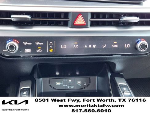 Used 2025 Kia Sorento S AWD/4WD image 14