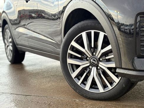 Certified 2024 Nissan Kicks SV image 11