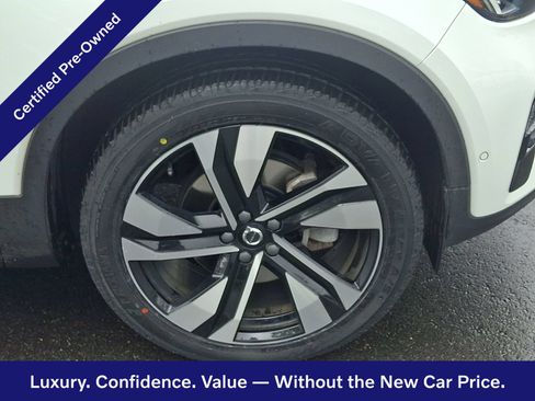 Certified 2024 Volvo XC40 B5 Plus w/ Protection Package Premier AWD/4WD image 9