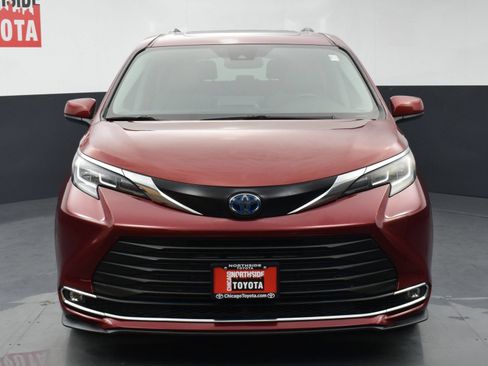 Used 2022 Toyota Sienna XLE FWD image 7