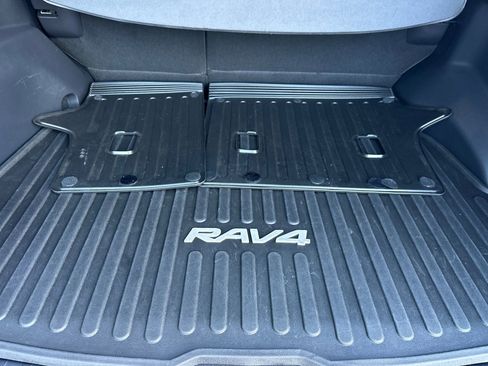 Used 2022 Toyota RAV4 XSE w/ Premium Package image 19