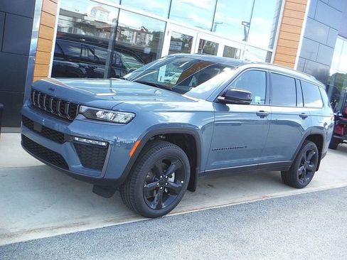 New 2026 Jeep Grand Cherokee L Limited w/ Limited Altitude Package AWD/4WD image 1