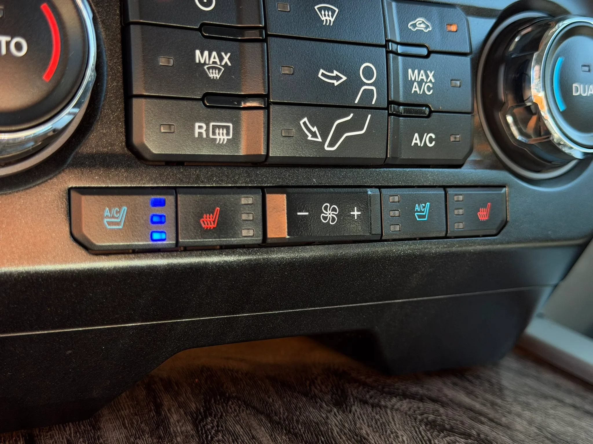 Used 2019 Ford F250 Lariat w/ Lariat Ultimate Package AWD/4WD image 34