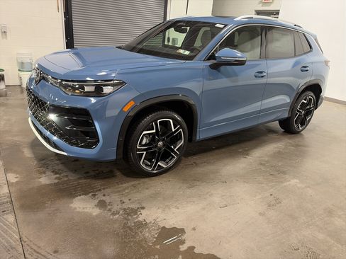 New 2026 Volkswagen Tiguan SEL R-Line image 6