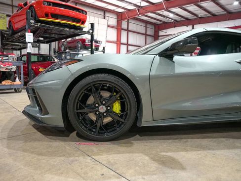 Used 2022 Chevrolet Corvette Stingray Coupe w/ 1LT RWD image 3