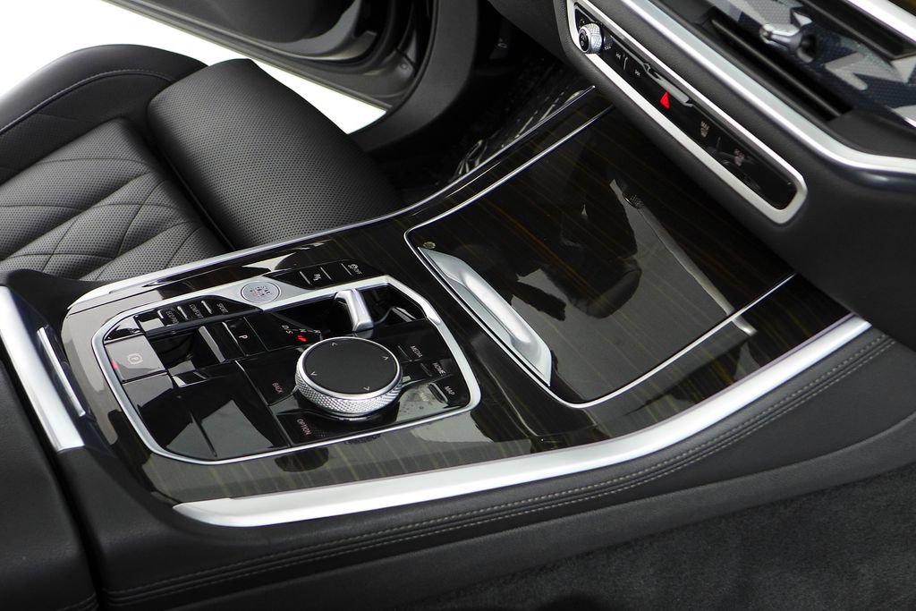 Used 2024 BMW X5 sDrive40i w/ Premium Package RWD image 15