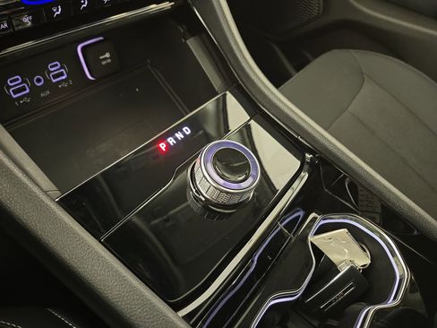 Used 2023 Jeep Grand Cherokee Laredo w/ Luxury Tech Group I image 23