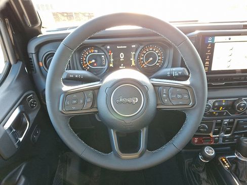 New 2025 Jeep Gladiator Mojave w/ Safety Group image 20