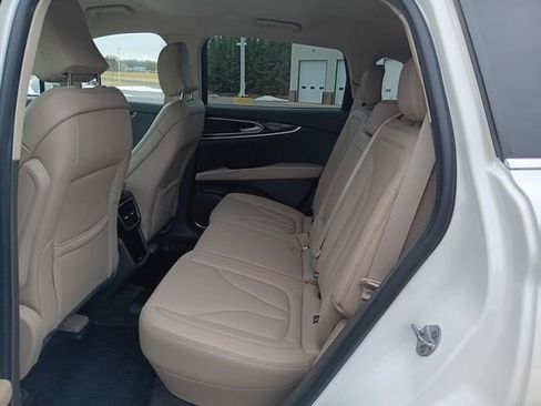 Used 2022 Lincoln Nautilus AWD image 19