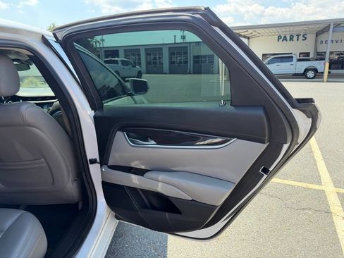 Used 2017 Cadillac XTS Luxury FWD image 33