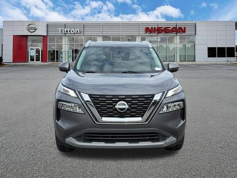 Used 2023 Nissan Rogue SV w/ SV Premium B Package FWD image 2