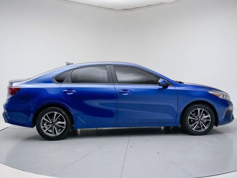 Used 2023 Kia Forte LXS FWD image 2