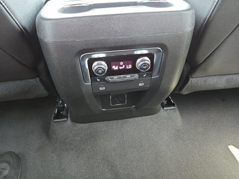 Used 2024 GMC Yukon AT4 w/ AT4 Premium Package AWD/4WD image 11