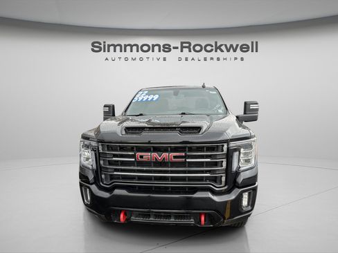 Used 2022 GMC Sierra 2500 AT4 image 2