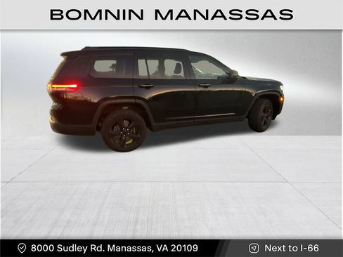 Used 2022 Jeep Grand Cherokee L Laredo image 2