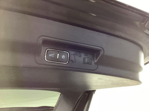 Used 2025 Ford Explorer ST-Line w/ ST-Line Street Pack AWD/4WD image 35