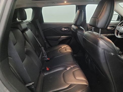 Used 2021 Jeep Cherokee Limited AWD/4WD image 19