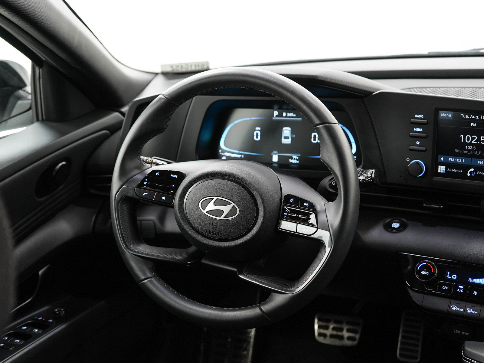 Certified 2025 Hyundai Elantra Sport FWD image 13