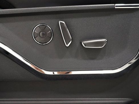 New 2025 Ford F150 Platinum w/ Equipment Group 702A High image 18