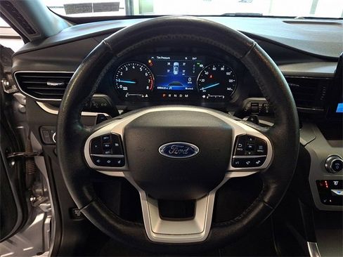 Used 2020 Ford Explorer XLT w/ Equipment Group 202A image 18