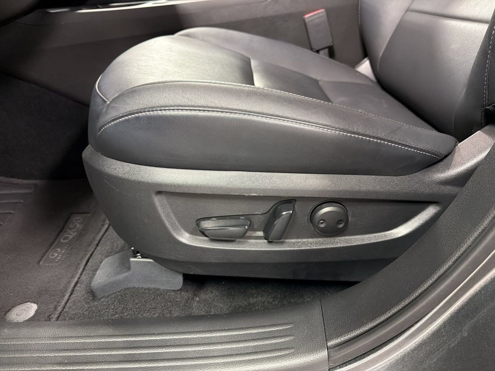 Used 2023 INFINITI QX50 Pure AWD/4WD image 14
