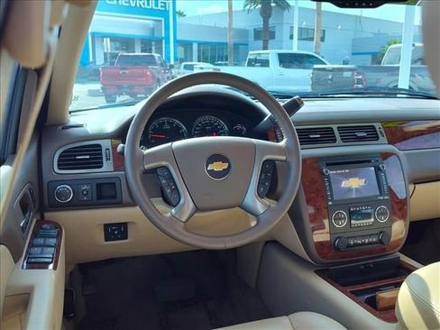 Used 2012 Chevrolet Avalanche LTZ image 9