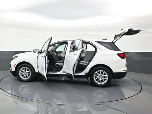 Used 2024 Chevrolet Equinox LS FWD image 31