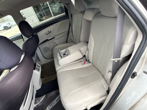 Used 2010 Toyota Venza image 11