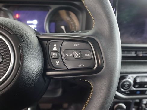 Used 2024 Jeep Wrangler Unlimited image 42