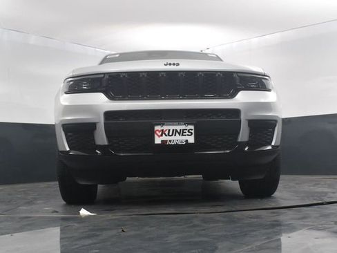 New 2025 Jeep Grand Cherokee L Altitude image 42