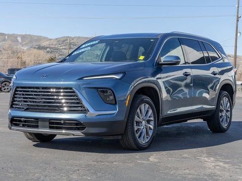 Used 2025 Buick Enclave Preferred image 31