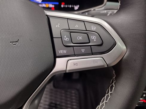 New 2025 Volkswagen Taos SE image 26