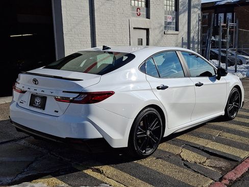 Used 2026 Toyota Camry XLE w/ Convenience Package image 6