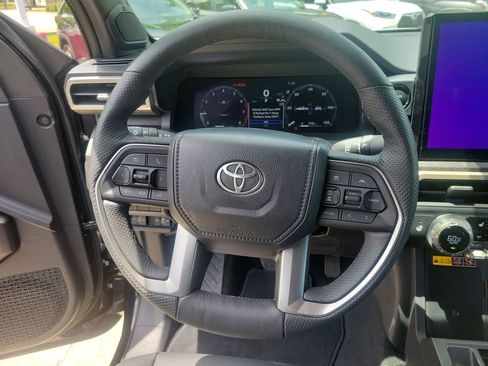 Used 2025 Toyota Tacoma 4x4 Double Cab Hybrid image 21