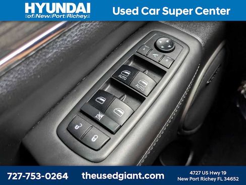Used 2019 Jeep Grand Cherokee Overland AWD/4WD image 36