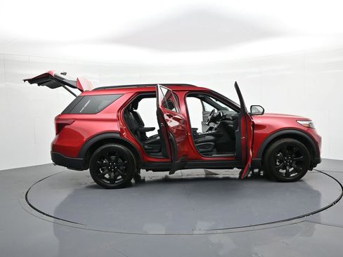 Used 2022 Ford Explorer ST-Line w/ Class IV Trailer Tow Package AWD/4WD image 30