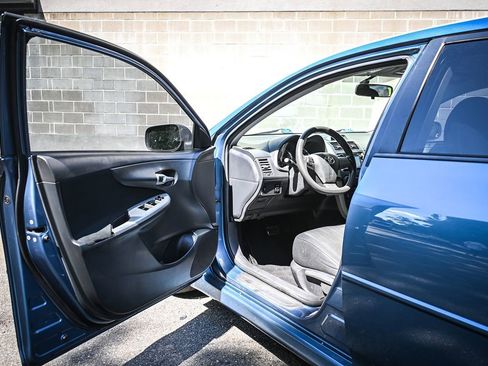 Used 2013 Toyota Corolla S FWD image 7