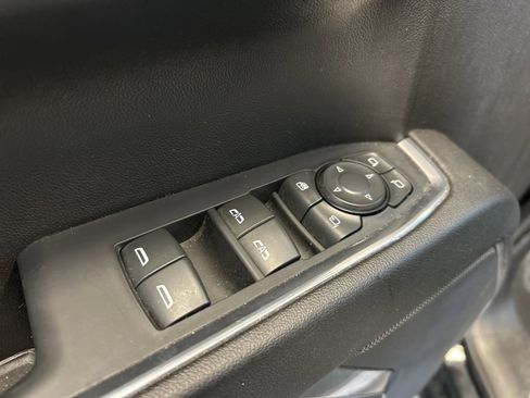 Used 2024 GMC Sierra 1500 SLT image 13